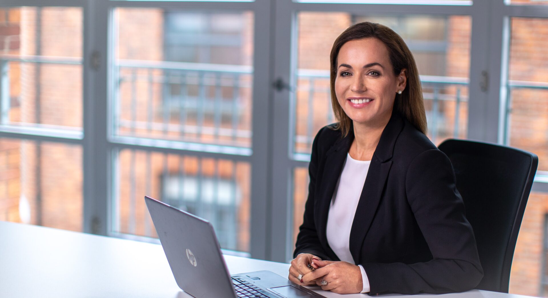 Amanda McAlister Banner scaled